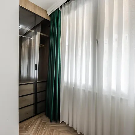 Rama Apartamento Tirana